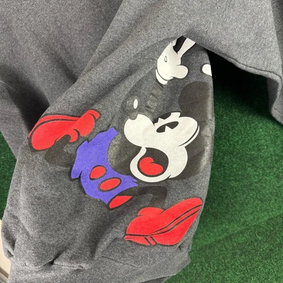 Vintage Scared Mickey Mouse Sweater Disney Wraparound Print Gray Size Large - Picture 8 of 8